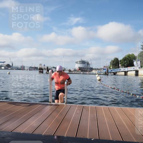 17.08.2025 - KN Förde Triathlon 2025 KatJ http://msf.ph/oto/8580464 17.08.2025 09:22:29 Schwimmen 221, 235, 111, 208, 221, 235 meine-sportfotos.de