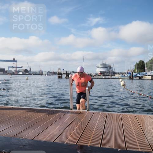17.08.2025 - KN Förde Triathlon 2025 KatJ http://msf.ph/oto/8580467 17.08.2025 09:22:29 Schwimmen 221, 235, 111, 208, 221, 235 meine-sportfotos.de