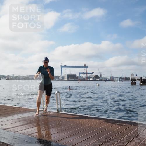 17.08.2025 - KN Förde Triathlon 2025 KatJ http://msf.ph/oto/8580514 17.08.2025 09:22:42 Schwimmen 246, 249, 235, 246, 249 meine-sportfotos.de