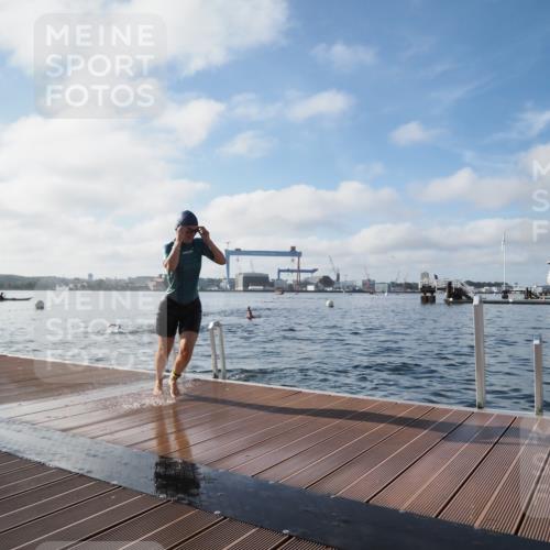 17.08.2025 - KN Förde Triathlon 2025 KatJ http://msf.ph/oto/8580522 17.08.2025 09:22:42 Schwimmen 246, 249, 235, 246, 249 meine-sportfotos.de