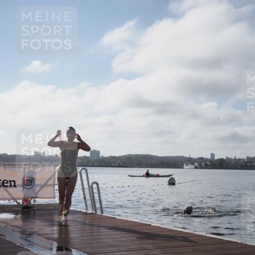 17.08.2025 - KN Förde Triathlon 2025 KatJ http://msf.ph/oto/8580556 17.08.2025 09:22:46 Schwimmen 246, 249, 246, 249 meine-sportfotos.de