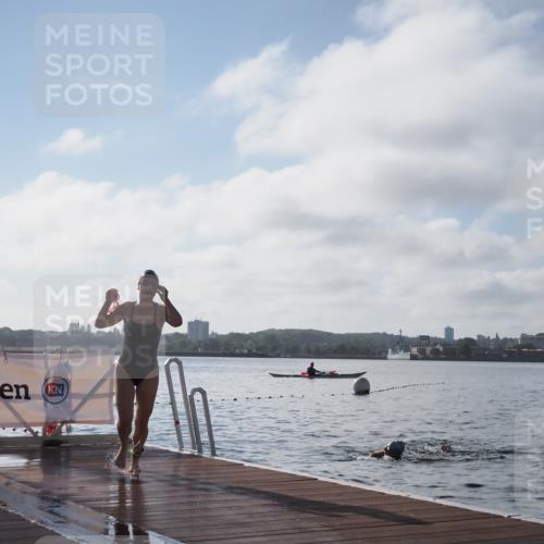 17.08.2025 - KN Förde Triathlon 2025 KatJ http://msf.ph/oto/8580560 17.08.2025 09:22:46 Schwimmen 246, 249, 246, 249 meine-sportfotos.de