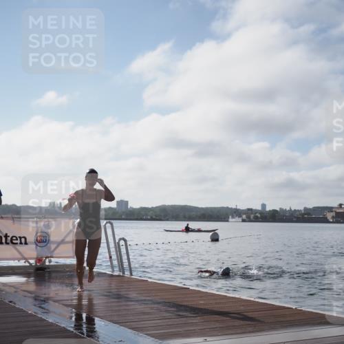 17.08.2025 - KN Förde Triathlon 2025 KatJ http://msf.ph/oto/8580569 17.08.2025 09:22:46 Schwimmen 246, 249, 246, 249 meine-sportfotos.de