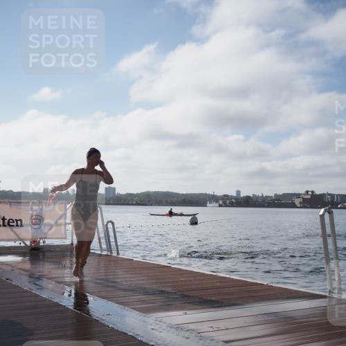17.08.2025 - KN Förde Triathlon 2025 KatJ http://msf.ph/oto/8580580 17.08.2025 09:22:46 Schwimmen 246, 249, 246, 249 meine-sportfotos.de