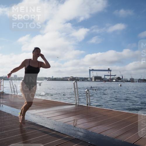 17.08.2025 - KN Förde Triathlon 2025 KatJ http://msf.ph/oto/8580620 17.08.2025 09:22:48 Schwimmen 234, 246, 249, 246, 249 meine-sportfotos.de