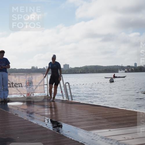 17.08.2025 - KN Förde Triathlon 2025 KatJ http://msf.ph/oto/8580636 17.08.2025 09:22:55 Schwimmen 234, 234, 249 meine-sportfotos.de