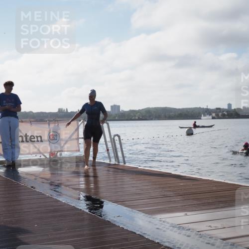 17.08.2025 - KN Förde Triathlon 2025 KatJ http://msf.ph/oto/8580644 17.08.2025 09:22:56 Schwimmen 234, 234, 249 meine-sportfotos.de