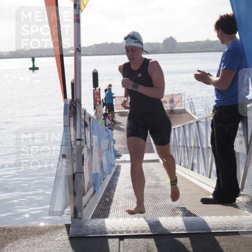 17.08.2025 - KN Förde Triathlon 2025 MichiJ http://msf.ph/oto/8580672 17.08.2025 09:18:44 Schwimmen 192, 250, 153, 250 meine-sportfotos.de
