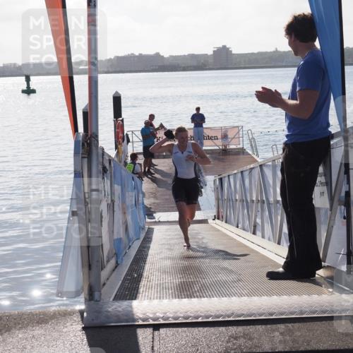 17.08.2025 - KN Förde Triathlon 2025 MichiJ http://msf.ph/oto/8580679 17.08.2025 09:18:53 Schwimmen 153, 250, 153 meine-sportfotos.de