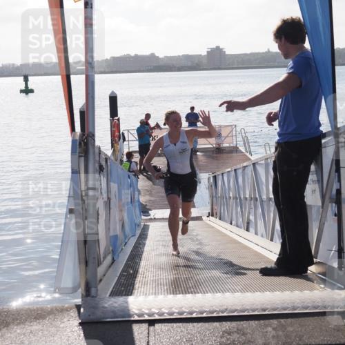 17.08.2025 - KN Förde Triathlon 2025 MichiJ http://msf.ph/oto/8580696 17.08.2025 09:18:54 Schwimmen 153, 250, 153 meine-sportfotos.de