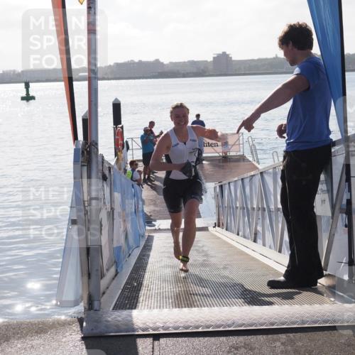 17.08.2025 - KN Förde Triathlon 2025 MichiJ http://msf.ph/oto/8580703 17.08.2025 09:18:54 Schwimmen 153, 250, 153 meine-sportfotos.de