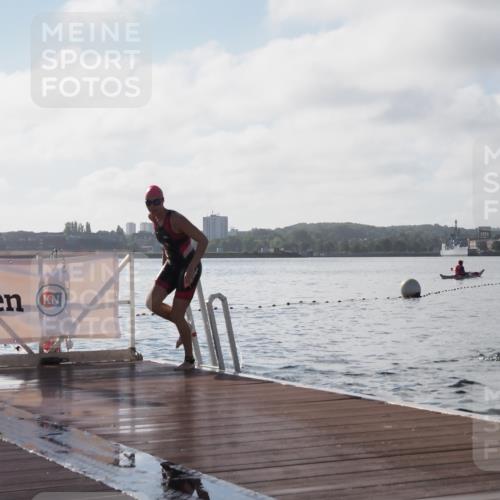 17.08.2025 - KN Förde Triathlon 2025 KatJ http://msf.ph/oto/8580712 17.08.2025 09:23:08 Schwimmen 225, 237, 225, 234, 237 meine-sportfotos.de