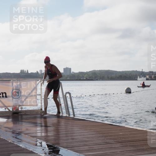 17.08.2025 - KN Förde Triathlon 2025 KatJ http://msf.ph/oto/8580715 17.08.2025 09:23:08 Schwimmen 225, 237, 225, 234, 237 meine-sportfotos.de