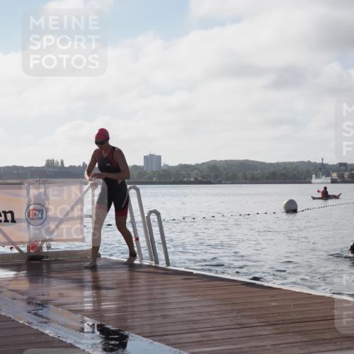 17.08.2025 - KN Förde Triathlon 2025 KatJ http://msf.ph/oto/8580718 17.08.2025 09:23:08 Schwimmen 225, 237, 225, 234, 237 meine-sportfotos.de