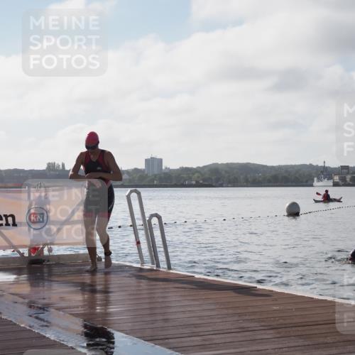 17.08.2025 - KN Förde Triathlon 2025 KatJ http://msf.ph/oto/8580726 17.08.2025 09:23:09 Schwimmen 225, 237, 225, 234, 237 meine-sportfotos.de