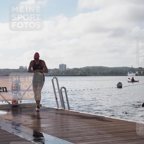 17.08.2025 - KN Förde Triathlon 2025 KatJ http://msf.ph/oto/8580730 17.08.2025 09:23:09 Schwimmen 225, 237, 225, 234, 237 meine-sportfotos.de