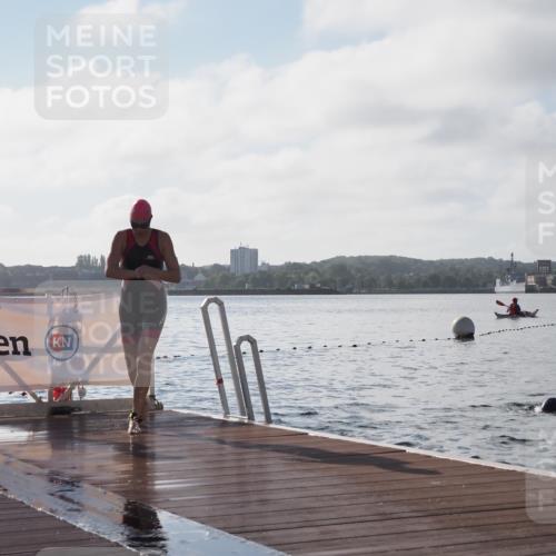 17.08.2025 - KN Förde Triathlon 2025 KatJ http://msf.ph/oto/8580733 17.08.2025 09:23:09 Schwimmen 225, 237, 225, 234, 237 meine-sportfotos.de