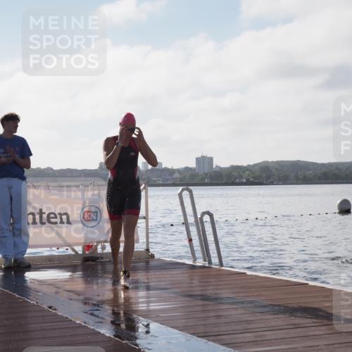 17.08.2025 - KN Förde Triathlon 2025 KatJ http://msf.ph/oto/8580744 17.08.2025 09:23:10 Schwimmen 225, 237, 225, 234, 237 meine-sportfotos.de