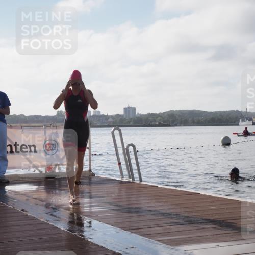 17.08.2025 - KN Förde Triathlon 2025 KatJ http://msf.ph/oto/8580754 17.08.2025 09:23:10 Schwimmen 225, 237, 225, 234, 237 meine-sportfotos.de