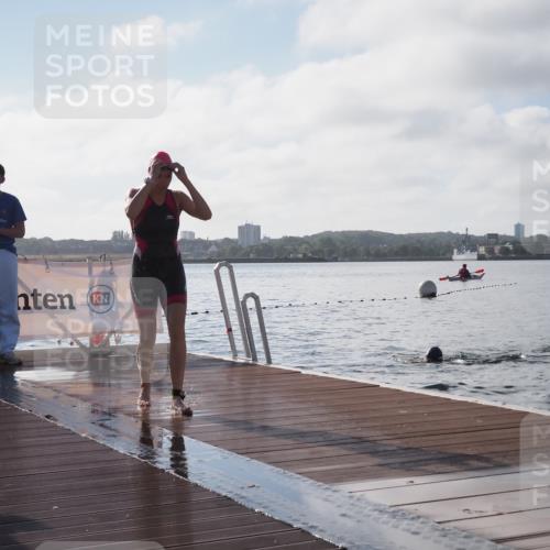17.08.2025 - KN Förde Triathlon 2025 KatJ http://msf.ph/oto/8580762 17.08.2025 09:23:10 Schwimmen 225, 237, 225, 234, 237 meine-sportfotos.de