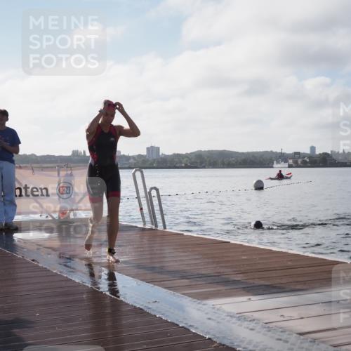 17.08.2025 - KN Förde Triathlon 2025 KatJ http://msf.ph/oto/8580765 17.08.2025 09:23:10 Schwimmen 225, 237, 225, 234, 237 meine-sportfotos.de