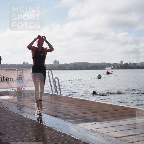 17.08.2025 - KN Förde Triathlon 2025 KatJ http://msf.ph/oto/8580773 17.08.2025 09:23:11 Schwimmen 218, 225, 237, 225, 237 meine-sportfotos.de