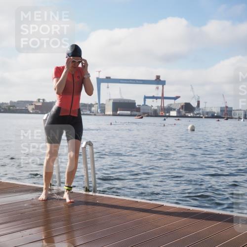 17.08.2025 - KN Förde Triathlon 2025 KatJ http://msf.ph/oto/8580787 17.08.2025 09:23:13 Schwimmen 218, 225, 237, 225, 237 meine-sportfotos.de