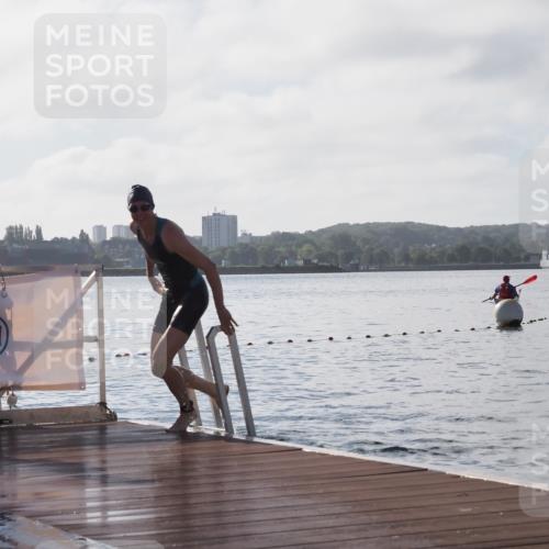 17.08.2025 - KN Förde Triathlon 2025 KatJ http://msf.ph/oto/8580844 17.08.2025 09:23:19 Schwimmen 218, 225, 237, 218, 225, 237 meine-sportfotos.de
