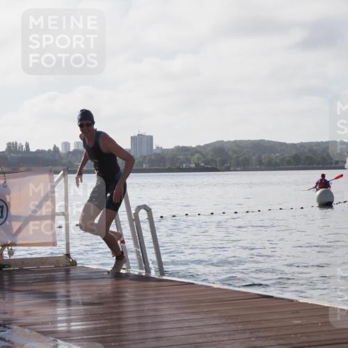17.08.2025 - KN Förde Triathlon 2025 KatJ http://msf.ph/oto/8580846 17.08.2025 09:23:19 Schwimmen 218, 225, 237, 218, 225, 237 meine-sportfotos.de