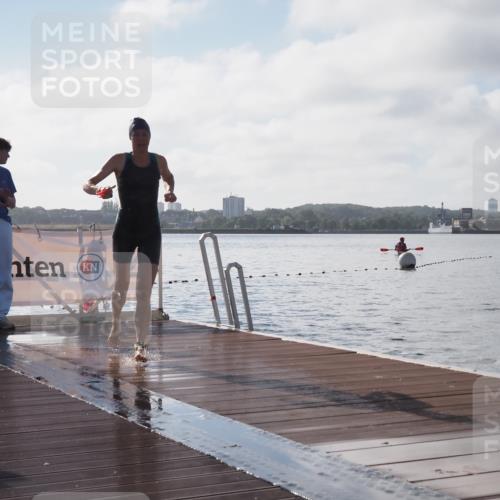 17.08.2025 - KN Förde Triathlon 2025 KatJ http://msf.ph/oto/8580879 17.08.2025 09:23:21 Schwimmen 218, 225, 218, 225, 237 meine-sportfotos.de