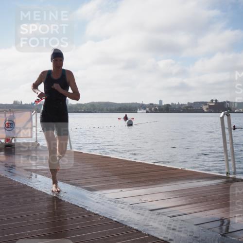 17.08.2025 - KN Förde Triathlon 2025 KatJ http://msf.ph/oto/8580913 17.08.2025 09:23:22 Schwimmen 218, 218, 225, 237 meine-sportfotos.de