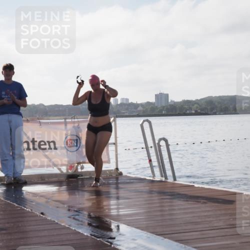 17.08.2025 - KN Förde Triathlon 2025 KatJ http://msf.ph/oto/8580946 17.08.2025 09:23:54 Schwimmen 231, 231 meine-sportfotos.de