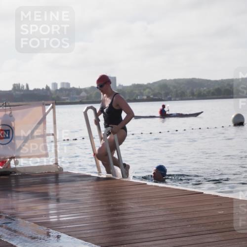 17.08.2025 - KN Förde Triathlon 2025 KatJ http://msf.ph/oto/8581003 17.08.2025 09:24:29 Schwimmen 118, 243, 118, 243 meine-sportfotos.de
