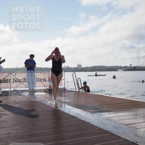 17.08.2025 - KN Förde Triathlon 2025 KatJ http://msf.ph/oto/8581042 17.08.2025 09:24:31 Schwimmen 118, 243, 118, 243 meine-sportfotos.de