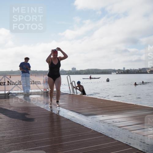 17.08.2025 - KN Förde Triathlon 2025 KatJ http://msf.ph/oto/8581049 17.08.2025 09:24:31 Schwimmen 118, 243, 118, 243 meine-sportfotos.de