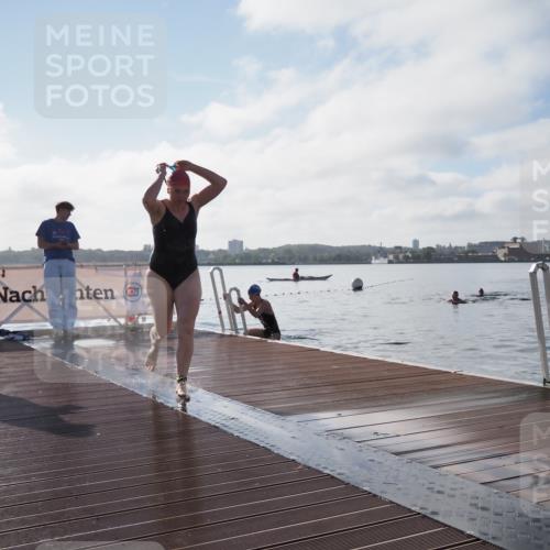 17.08.2025 - KN Förde Triathlon 2025 KatJ http://msf.ph/oto/8581053 17.08.2025 09:24:31 Schwimmen 118, 243, 118, 243 meine-sportfotos.de