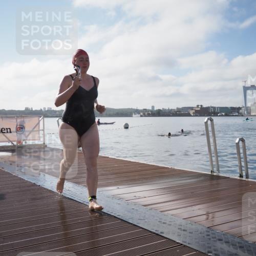 17.08.2025 - KN Förde Triathlon 2025 KatJ http://msf.ph/oto/8581075 17.08.2025 09:24:32 Schwimmen 118, 243, 118, 243 meine-sportfotos.de