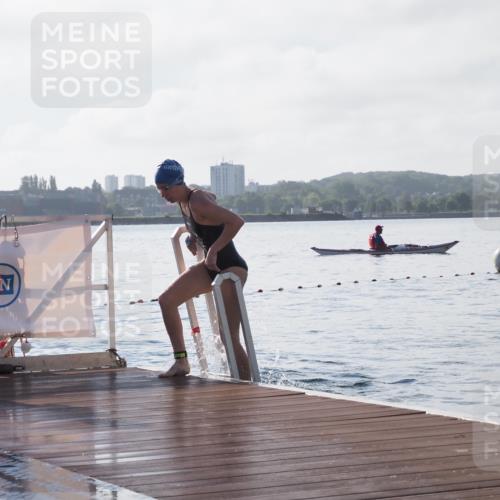 17.08.2025 - KN Förde Triathlon 2025 KatJ http://msf.ph/oto/8581082 17.08.2025 09:24:33 Schwimmen 118, 243, 118, 243 meine-sportfotos.de