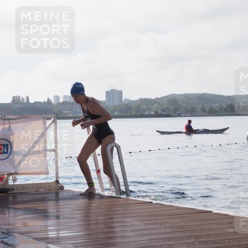 17.08.2025 - KN Förde Triathlon 2025 KatJ http://msf.ph/oto/8581086 17.08.2025 09:24:33 Schwimmen 118, 243, 118, 243 meine-sportfotos.de