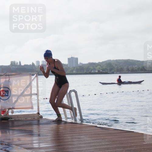 17.08.2025 - KN Förde Triathlon 2025 KatJ http://msf.ph/oto/8581088 17.08.2025 09:24:33 Schwimmen 118, 243, 118, 243 meine-sportfotos.de