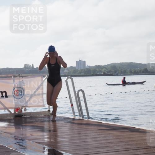 17.08.2025 - KN Förde Triathlon 2025 KatJ http://msf.ph/oto/8581100 17.08.2025 09:24:34 Schwimmen 118, 243, 118, 243 meine-sportfotos.de
