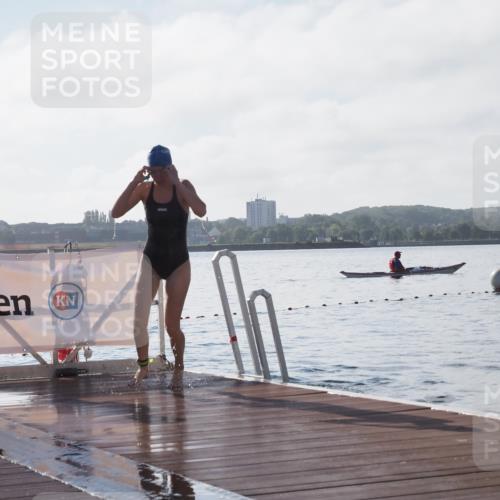 17.08.2025 - KN Förde Triathlon 2025 KatJ http://msf.ph/oto/8581103 17.08.2025 09:24:34 Schwimmen 118, 243, 118, 243 meine-sportfotos.de