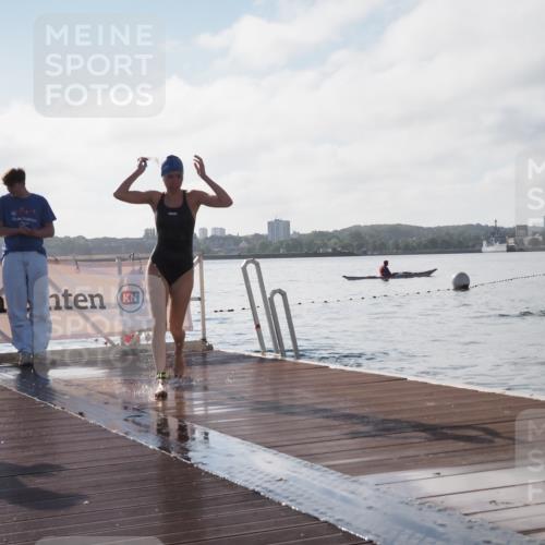 17.08.2025 - KN Förde Triathlon 2025 KatJ http://msf.ph/oto/8581120 17.08.2025 09:24:35 Schwimmen 118, 243, 118, 243 meine-sportfotos.de