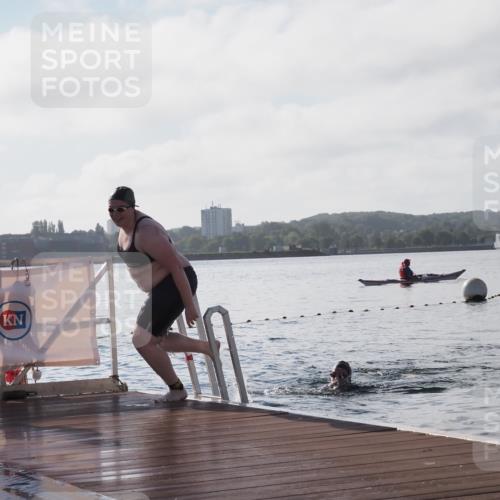 17.08.2025 - KN Förde Triathlon 2025 KatJ http://msf.ph/oto/8581158 17.08.2025 09:24:54 Schwimmen 251, 251 meine-sportfotos.de