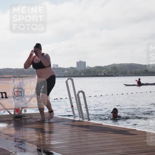 17.08.2025 - KN Förde Triathlon 2025 KatJ http://msf.ph/oto/8581170 17.08.2025 09:24:55 Schwimmen 251, 251 meine-sportfotos.de