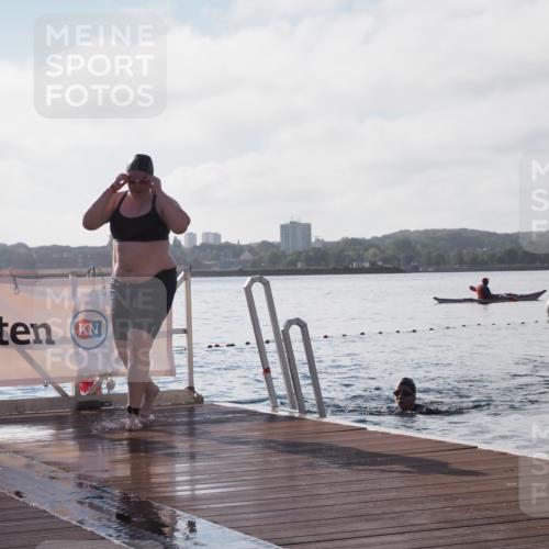 17.08.2025 - KN Förde Triathlon 2025 KatJ http://msf.ph/oto/8581177 17.08.2025 09:24:55 Schwimmen 251, 251 meine-sportfotos.de