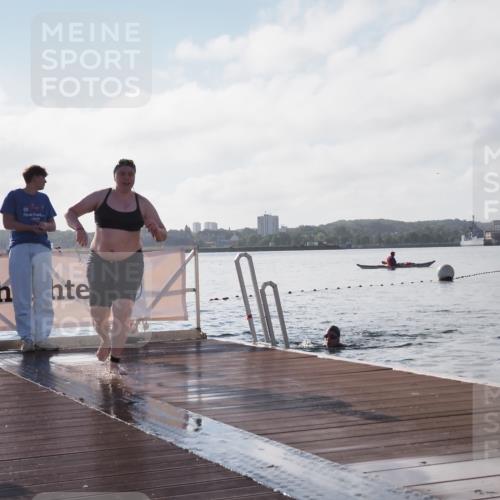 17.08.2025 - KN Förde Triathlon 2025 KatJ http://msf.ph/oto/8581199 17.08.2025 09:24:56 Schwimmen 251, 251 meine-sportfotos.de
