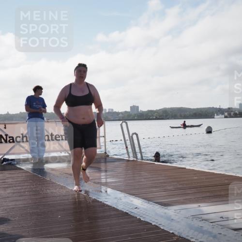 17.08.2025 - KN Förde Triathlon 2025 KatJ http://msf.ph/oto/8581225 17.08.2025 09:24:57 Schwimmen 251, 251 meine-sportfotos.de
