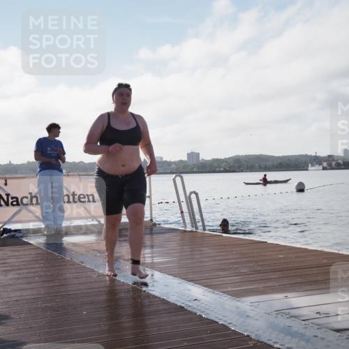 17.08.2025 - KN Förde Triathlon 2025 KatJ http://msf.ph/oto/8581229 17.08.2025 09:24:57 Schwimmen 251, 251 meine-sportfotos.de