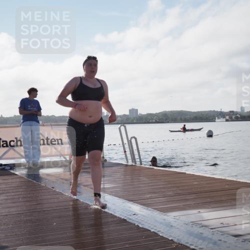 17.08.2025 - KN Förde Triathlon 2025 KatJ http://msf.ph/oto/8581233 17.08.2025 09:24:57 Schwimmen 251, 251 meine-sportfotos.de